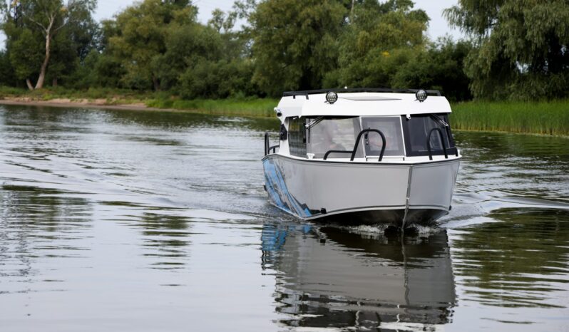 Realcraft 700 Cabin full