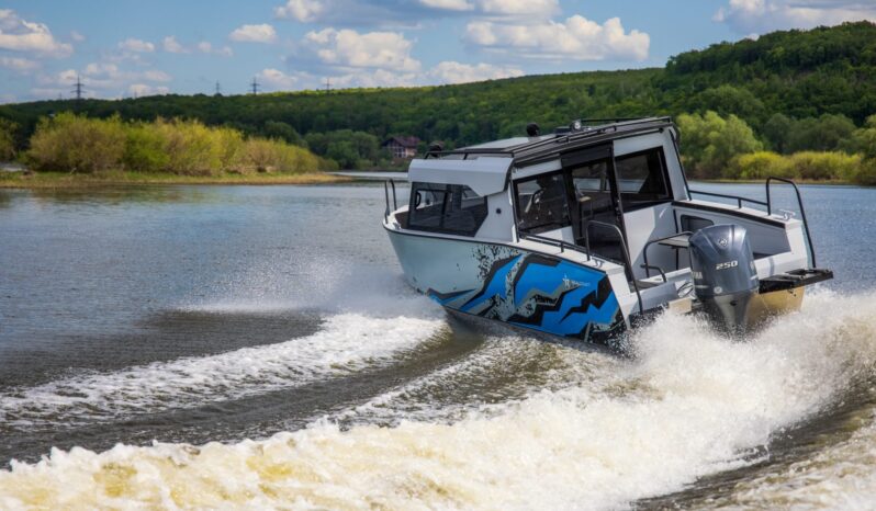 Realcraft 700 Cabin full